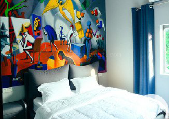  霍邱对于酒店的墙体彩绘而言更注重哪些方面？